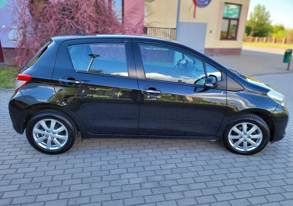 Toyota Yaris cena 30900 przebieg: 54100, rok produkcji 2014 z Radziejów małe 106